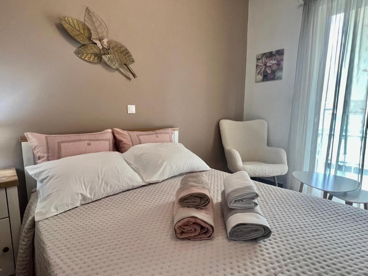 Elegant Downtown Retreat Apartment Kalamata Exterior photo